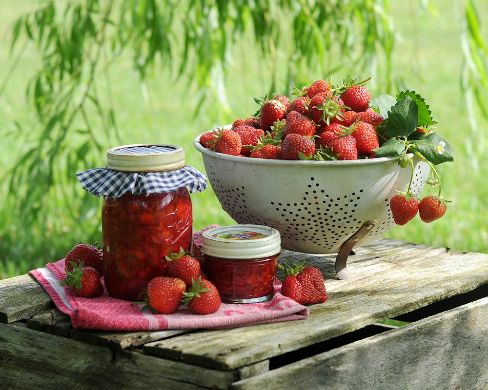 Jam jar with a gingham lid